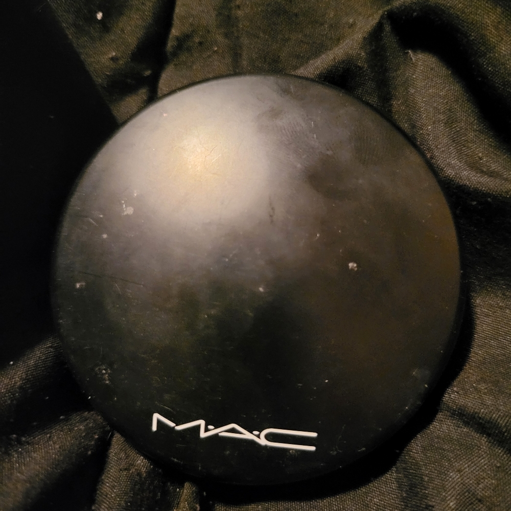 Mac powder "medium"